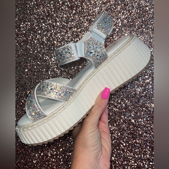 NIB 🤍 White Rhinestone Sandals - Picture 3 of 4